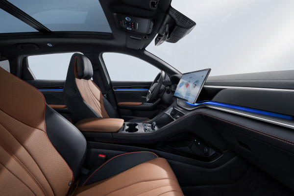 06SEAL_U_DM-i_LHD_Interior_Black_Brown_Floating_interior_design_download_JPG_5000px.jpg
